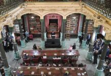 En el Día del Maestro, Milei reivindicó la meritocracia: “Un país funciona igual que un aula” En su discurso por el Día del Maestro, el presidente Javier Milei destacó el rol de los docentes y enfatizó que "ser un buen ciudadano empieza en el aula".