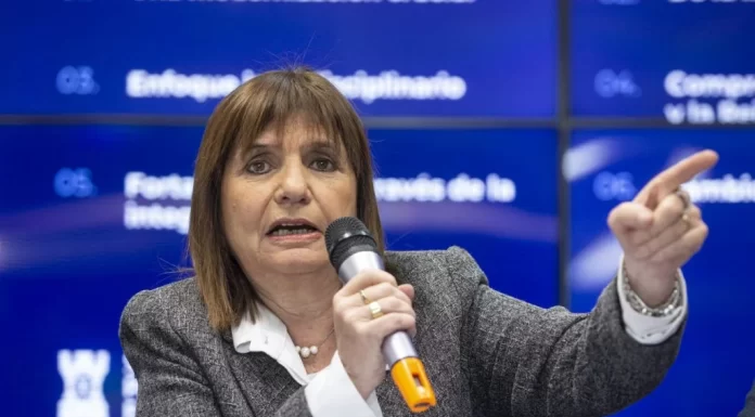 Bullrich volvió a cuestionar el ritmo de la recuperación económica: “La velocidad me preocupa muchísimo” La jefa del bloque libertario en el Senado, Patricia Bullrich, volvió a dar declaraciones filosas con el Gobierno, al expresar su preocupación por “el ritmo de la recuperación económica”.