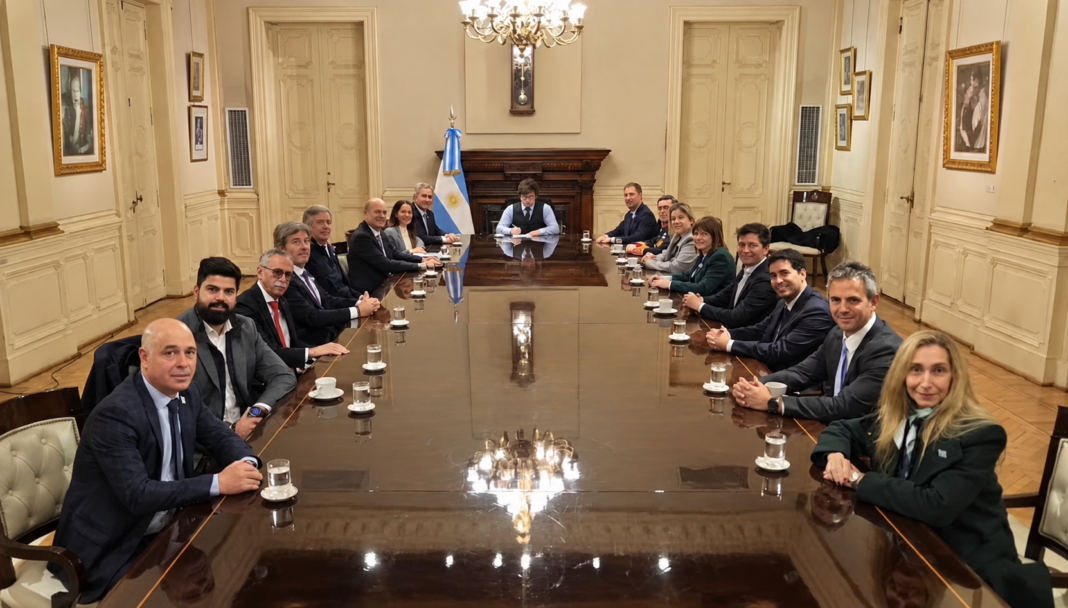 Con Javier Milei a la cabeza, la mesa política se reúne para ordenar la agenda del Congreso y establecer las estrategias para acelerar proyectos claves.