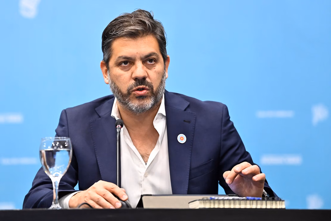 El ministro de Gobierno bonaerense, Carlos Bianco, rechazó el diagnóstico de LLA sobre inseguridad y sostuvo que los indicadores delictivos bajaron en los últimos años.