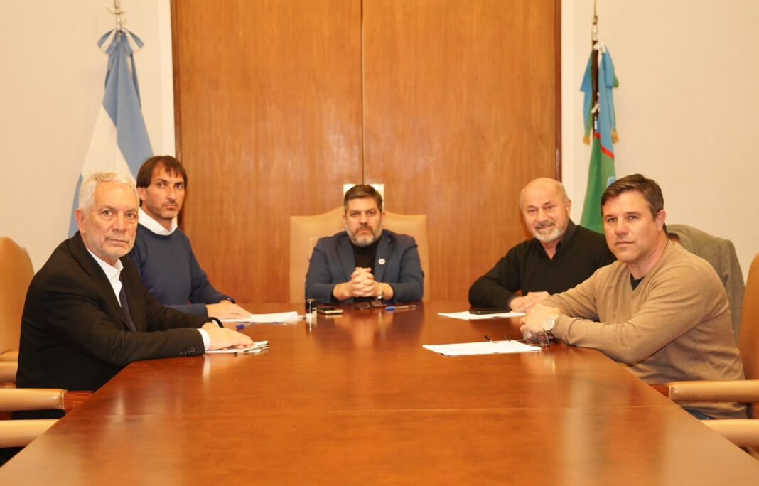 Los intendentes de La Plata, Magdalena y Ensenada instaron al Gobierno nacional a abrir una instancia de diálogo con las autoridades comunales de Punta Indio.