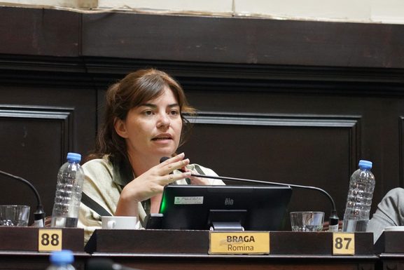 Braga se anticipó al debate de Ludopatía y eleva la presión sobre Atanasof: “No hay políticas claras” A horas del debate por ludopatía en Diputados, Romina Braga cuestionó a Kicillof y pidió más controles para frenar las apuestas online en menores.