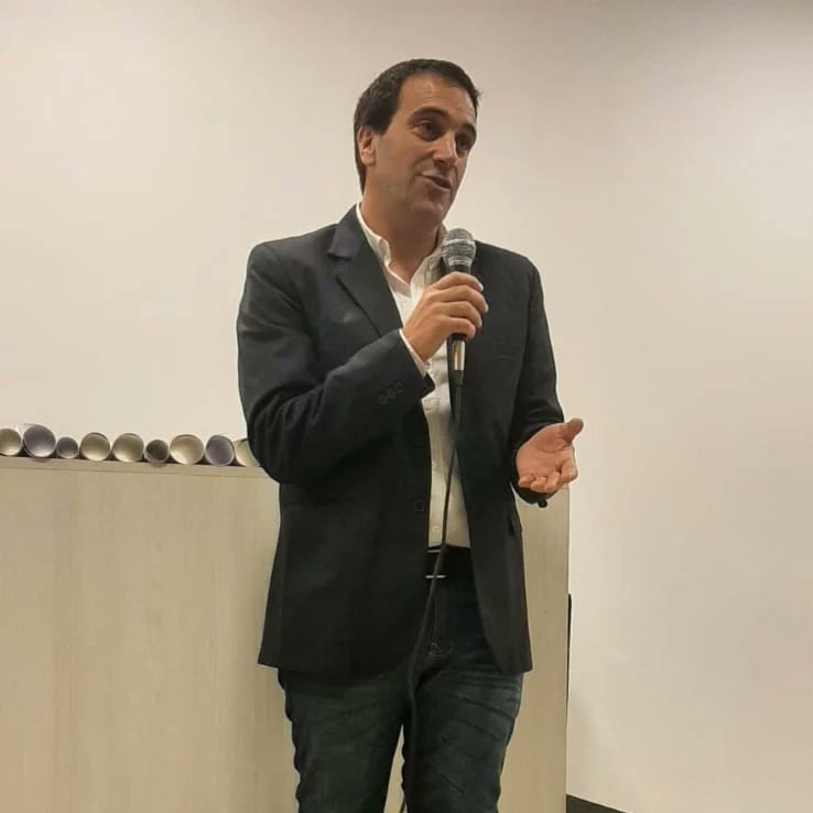 El referente de los psicólogos bonaerenses, Pablo Della Savia, advirtió sobre las dificultades para acceder a la atención en salud mental, frente al aumento sostenido de los suicidios.