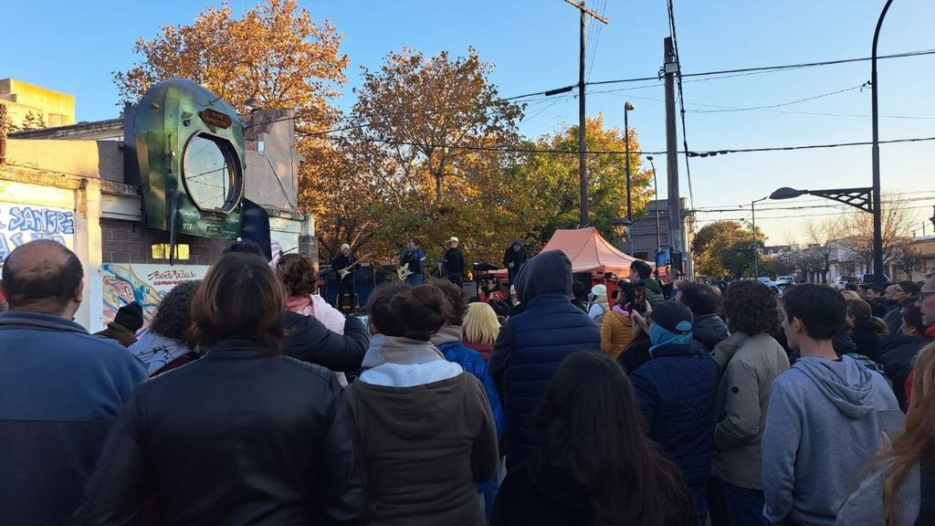La obra busca convertirse en un espacio de encuentro comunitario alrededor del legado artístico de Luis Alberto Spinetta.