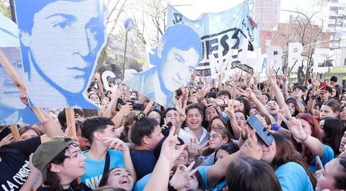 Kicillof se suma a la marcha por La Noche de los Lápices en medio de la interna peronista El gobernador bonaerense Axel Kicillof suspendió una actividad programada en 9 de julio para sumarse a la marcha por La Noche de los Lápices, en la ciudad de La Plata.