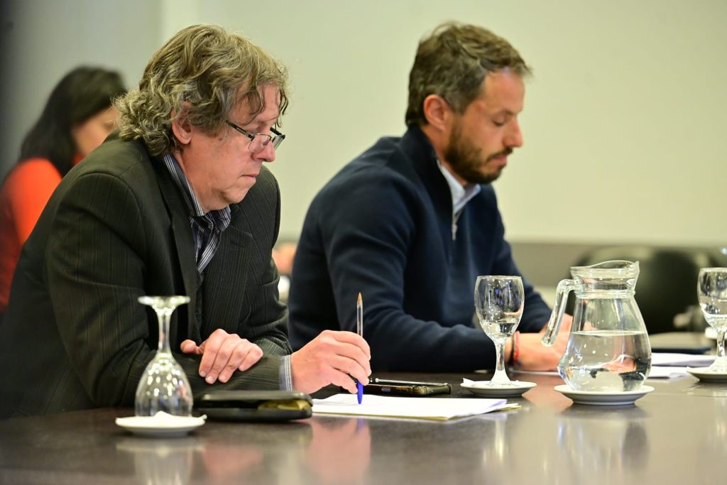 El legislador de la Izquierda, Christian "Chipi" Castillo, se abstuvo de votar la ley para crear un tribunal electoral. 