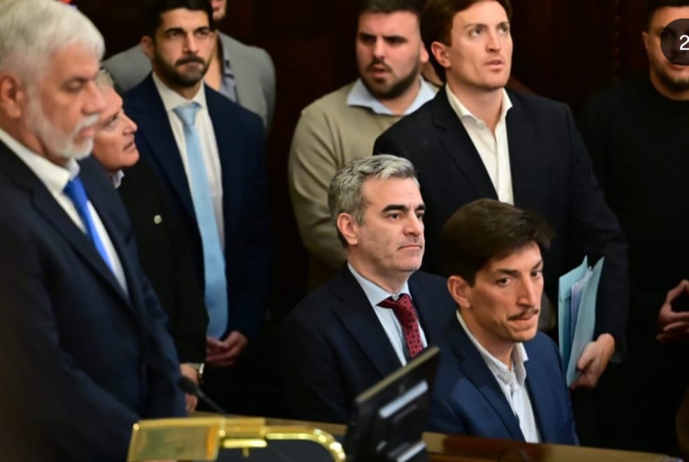 El senador de LLA, Matías De Urraza, defendió la privatización de Nucleoeléctrica."Potenciará las exportaciones del sector energético", indicó.