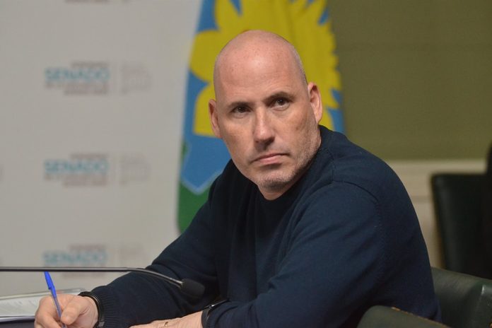 El senador Marcelo Leguizamón remarcó que la visita del Papa León XIV trasciende el ámbito estrictamente pastoral para constituir una “guía ética ineludible en el escenario geopolítico”.
