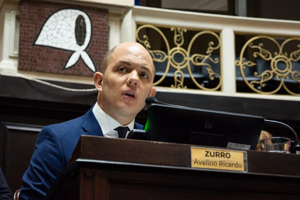 El Senado bonaerense dio sanción al proyecto de Avelino Zurro, que había obtenido la media sanción de Diputados en septiembre del 2025. Deberá volver a ser tratado por la Cámara baja.