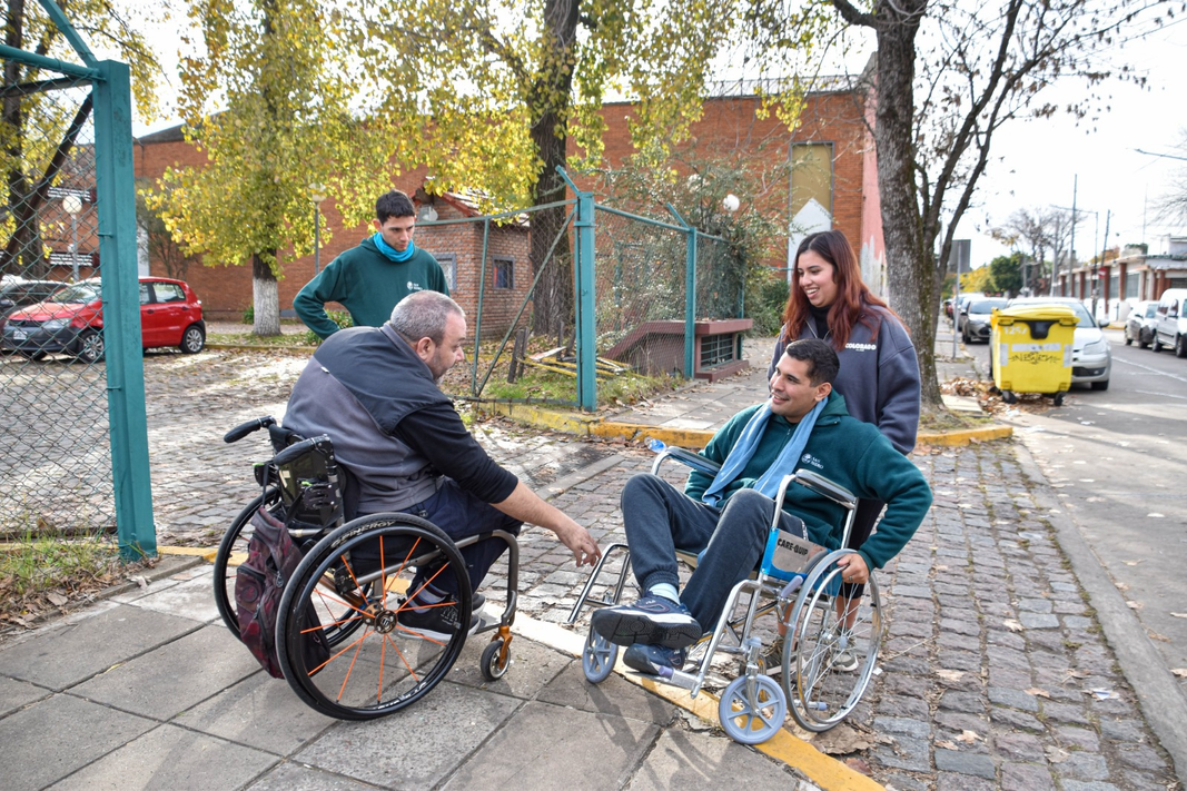 El Senado bonaerense dio media sanción al proyecto para reglamentar el ejercicio de la actividad de asitentes personales. Los detalles.