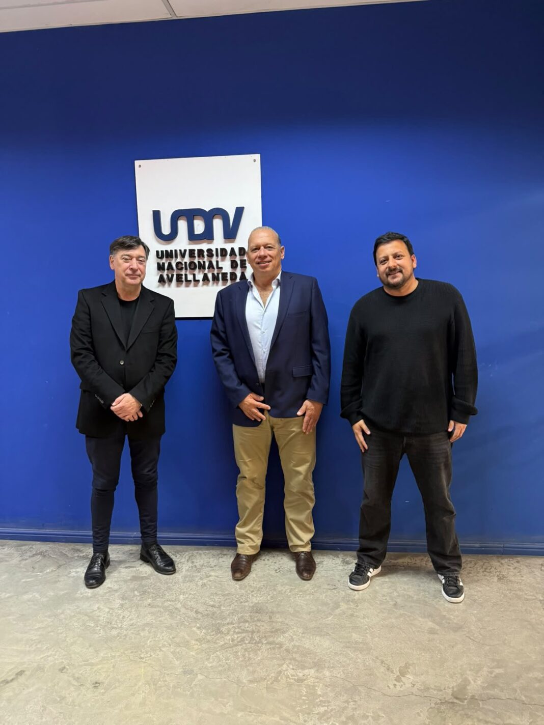 Los senadores Emmanuel González Santalla y Sergio Berni se reunieron con el rector de la UNDAV. En paralelo, se cayó la reunión por la paritaria universitaria.