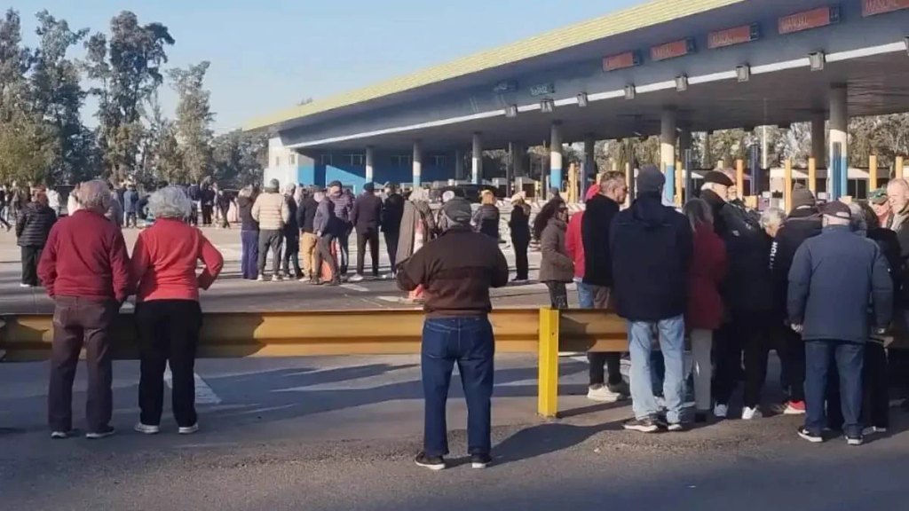 En paralelo al reclamo e vecinos, Nanni pidió que no se cobre el peaje Larena en la Ruta Nacional 8 hasta tanto Vialidad no finalice la colectora.