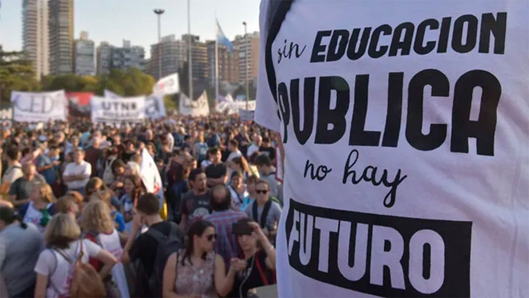 El Frente Sindical resolvió profundizar el plan de lucha, con un paro universitario de 48 horas y una marcha federal.