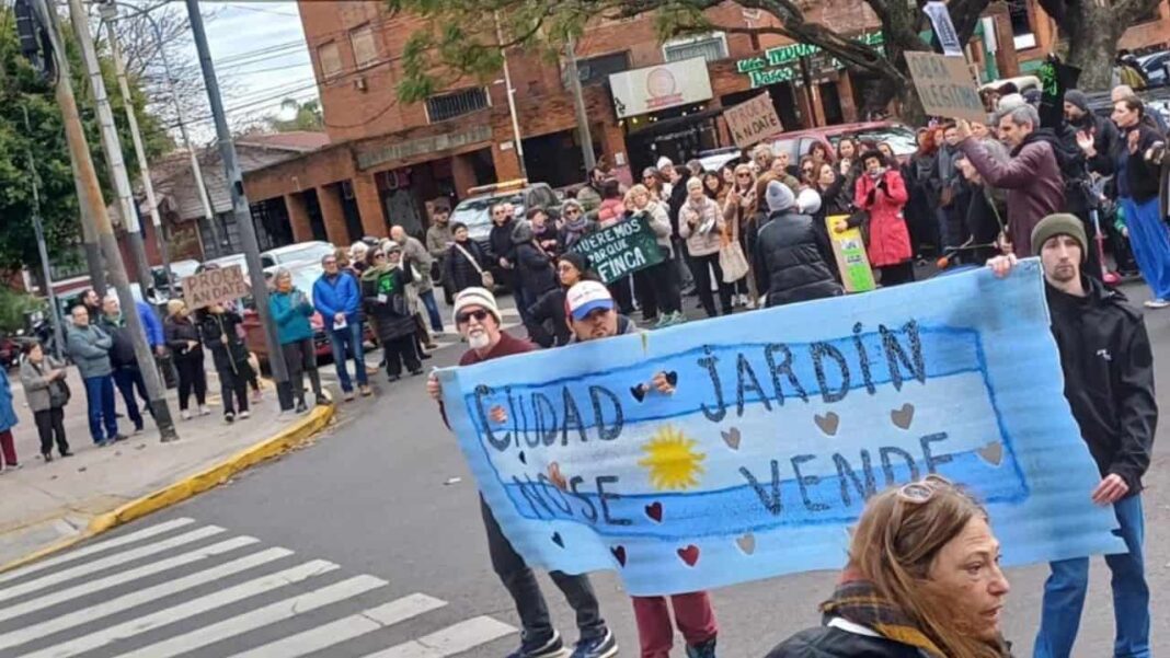 La diputada Ana Luz Balor respaldó el reclamo de los vecinos de Tres de Febrero, ante el avance de proyectos inmobiliarios.