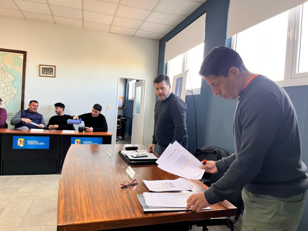 Monte Hermoso: el secretario de Seguridad Ciudadana y el director de Protección Civil encabezaron un encuentro en el Concejo Deliberante.