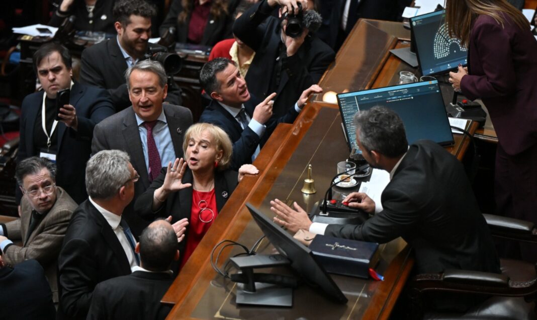 El Gobierno nacional busca desactivar la polémica por los recortes en discapacidad proyectados en el Presupuesto 2027 y negocia cambios con la oposición dialoguista.