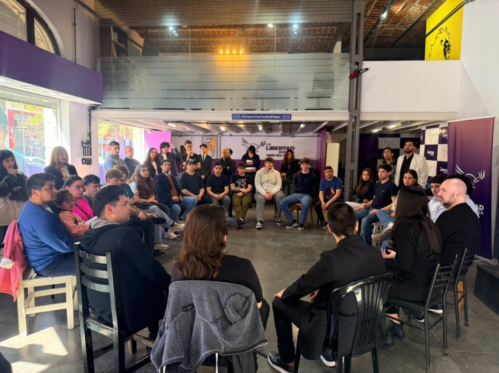 Alejandro Carrancio encabezó un encuentro de juventudes de La Libertad Avanza en la Quinta sección con la mira puesta en las elecciones 2027.
