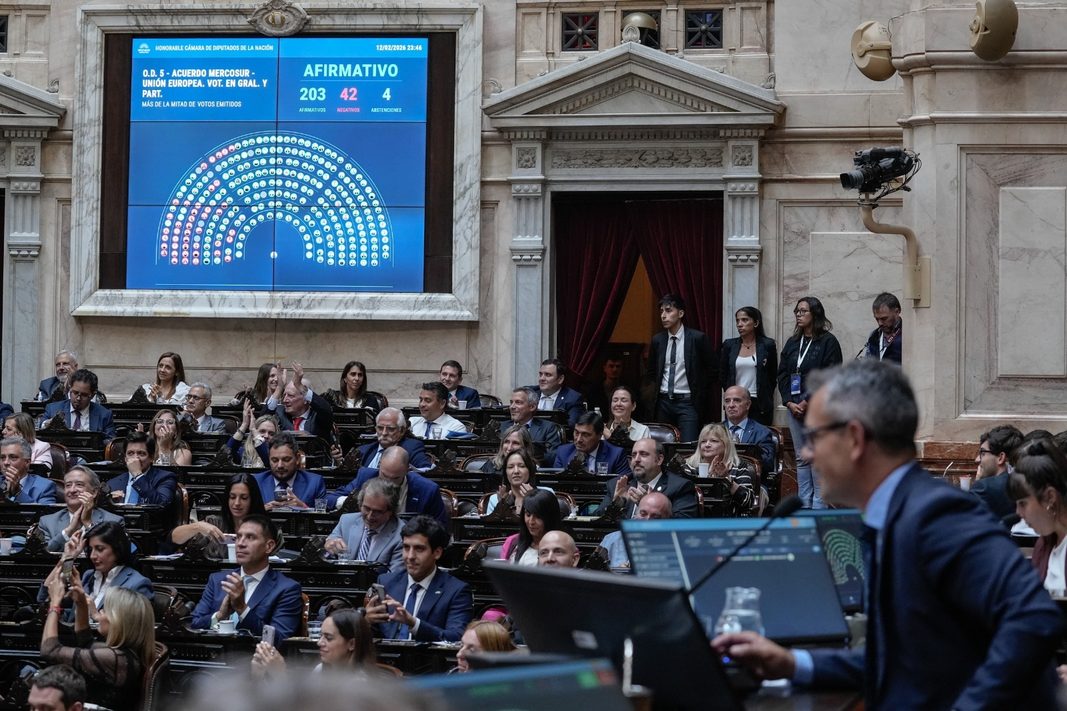 El diputado peronista Ricardo Lissalde instó a sus pares del Congreso de la Nación a debatir el mega DNU de Milei.
