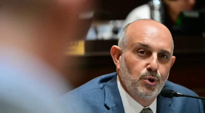 Alexis Guerrera: “Lo que no se resuelva en una mesa de negociación, se soluciona en las PASO” El diputado bonaerense del Frente Renovador, Alexis Guerrera, reivindicó las PASO y afirmó que son la herramienta que necesita el peronismo para 2027.