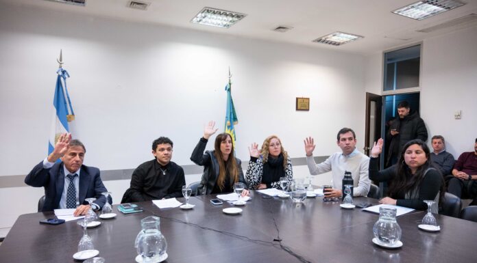 Diputados mueve hilos para aprobar la ley que modifica el Tribunal Fiscal en septiembre La comisión de Asuntos Constitucionales de Diputados podría dejar la ley del Tribunal Fiscal de Apelación lista para la sesión de septiembre.