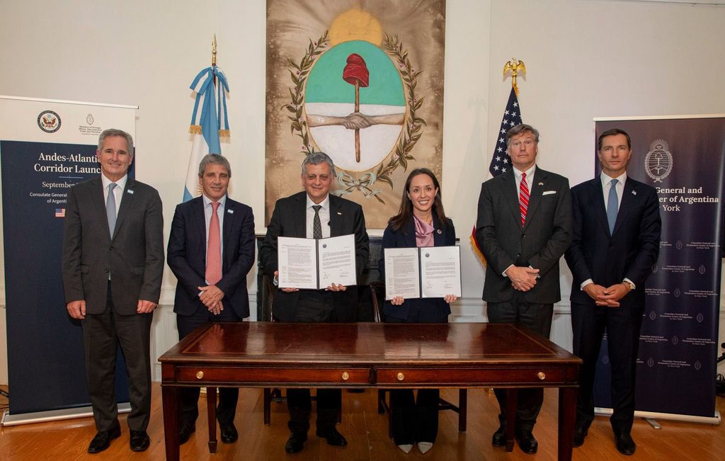 El gobierno de Milei y el de Trump lanzaron el Corredor Andes-Atlántico.