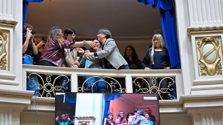 El Senado bonaerense busca unificar los proyectos de Clark y Mendoza sobre violencia digital para avanzar con la sanción definitiva de Ley Ema.