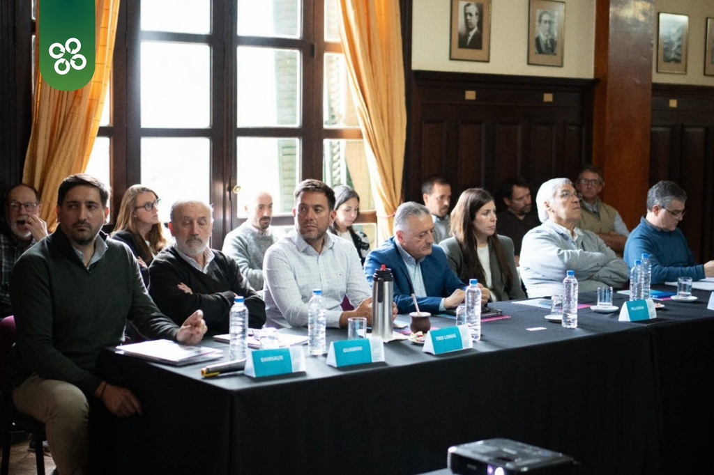 El intendente de Trenque Lauquen, Francisco Recoulat, reunió al Comité Regional de la Cuenca Hídrica del Rio Salado para coordinar acciones ante la llegada de El Niño.