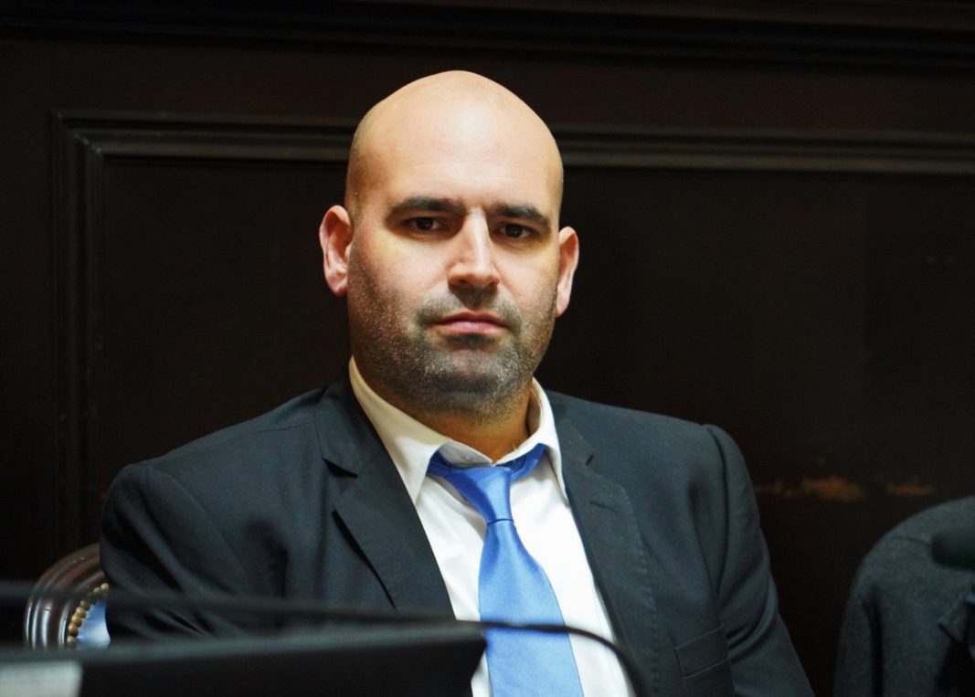 Los legisladores Carlos Curestis y Pablo Morillo presentaron un proyecto para eliminar las tasas municipales que no tengan una contraprestación.