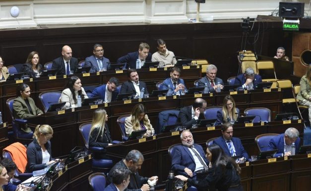La Libertad Avanza se plantó contra las leyes judiciales y de endeudamiento familiar Diputados de La Libertad Avanza adelantaron su rechazo a la ampliación del Tribunal de Apelación Fiscal y a las leyes sobre endeudamiento familiar.
