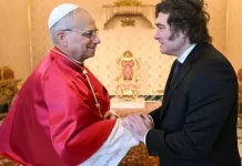 Milei recibirá al Papa León XIV al pie del avión y habrá una bilateral a solas en Casa Rosada Desde Casa Rosada adelantaron la agenda que tendrá el presidente Javier Milei durante la visita del Papa León XIV: recibimiento al pie del avión y reunión bilateral a solas. Repasa la agenda.