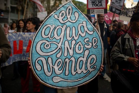 La privatización de AySA suma nuevos rechazos en la Legislatura bonaerense El diputado del FIT-U, Christian Castillo, rechazó la privatización de AySA y reclamó al gobierno de Milei que frene el proceso.