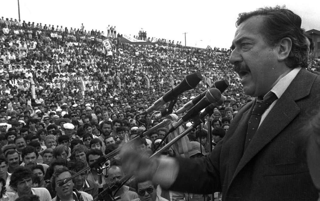 La Cámara de Diputados aprobó un proyecto del legislador Diego Garciarena, para decretar el 2027 como el “Año del Centenario del nacimiento del presidente Raúl Ricardo Alfonsín”.