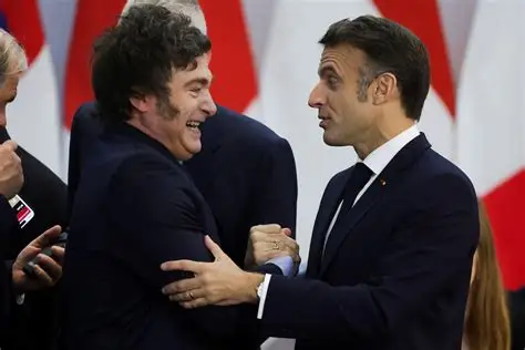 Milei vuelve a viajar a París en búsqueda de los brotes verdes para el tercer trimestre El presidente Javier Milei vuelve a viajar este martes a Paris, Francia para liderar la segunda edición del foro Argentina Week. Todos los detalles.