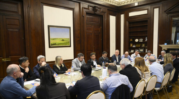 Intendentes van al Banco Provincia en busca de financiamiento para obras y maquinarias Un grupo de 19 intendentes firmaron convenios con Axel Kicillof y el Banco Provincia para financiar obras y compra de maquinarias.
