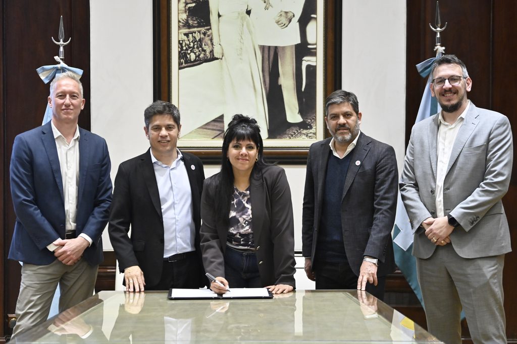La intendenta de Quilmes, Eva Mieri, participó de la firma de convenios de este mes.