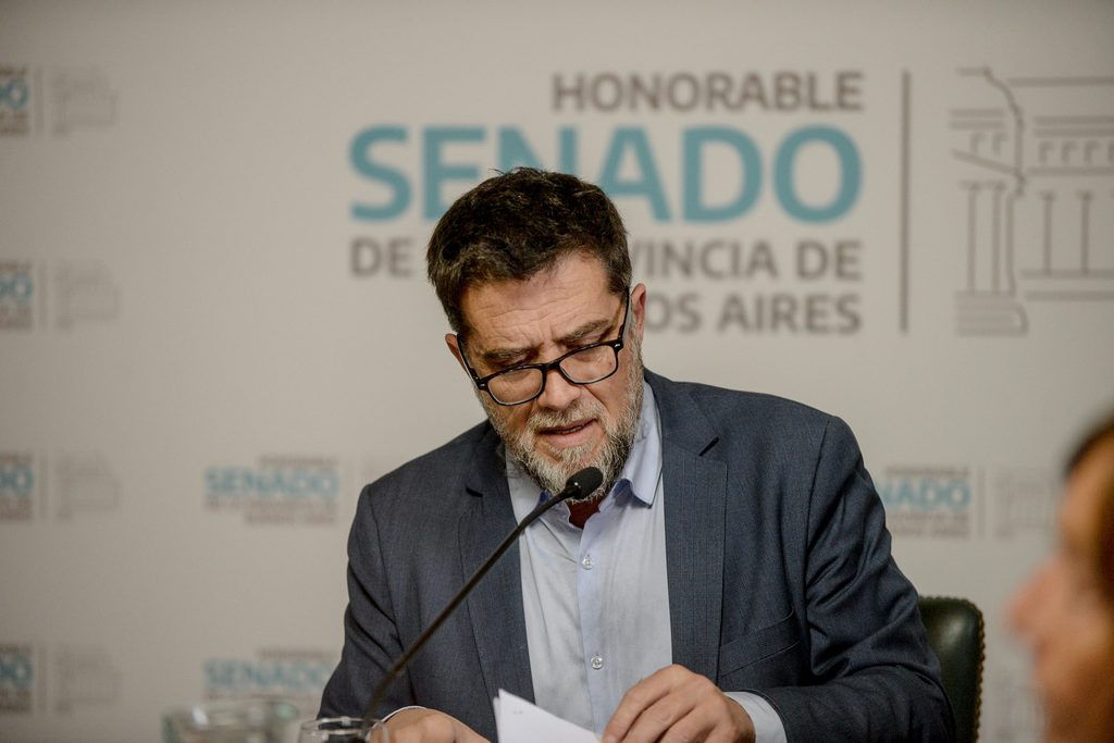 El senador Gonzalo Cabezas se metió en el debate por la situación de Granja Tres Arroyos y responsabilizó al grupo empresarial por la crisis que atraviesa la firma.