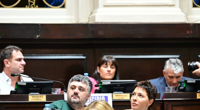 Con abstenciones del kicillofismo, avanzó la ley de La Cámpora para ponerle un freno a las fintech Con desacuerdos dentro del oficialismo, Diputados aprobó el proyecto de Tignanelli para habilitar la intervención de la Defensoría del Pueblo en casos de usuarios endeudados.