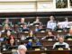 La oposición rechazó las leyes de endeudamiento y advirtió que podrían caerse en la Justicia El PRO, la Coalición Cívica y la UCR no acompañaron el paquete de leyes de endeudamiento familiar y advirtieron que las normativas podrían ser suspendidas por la Justicia.