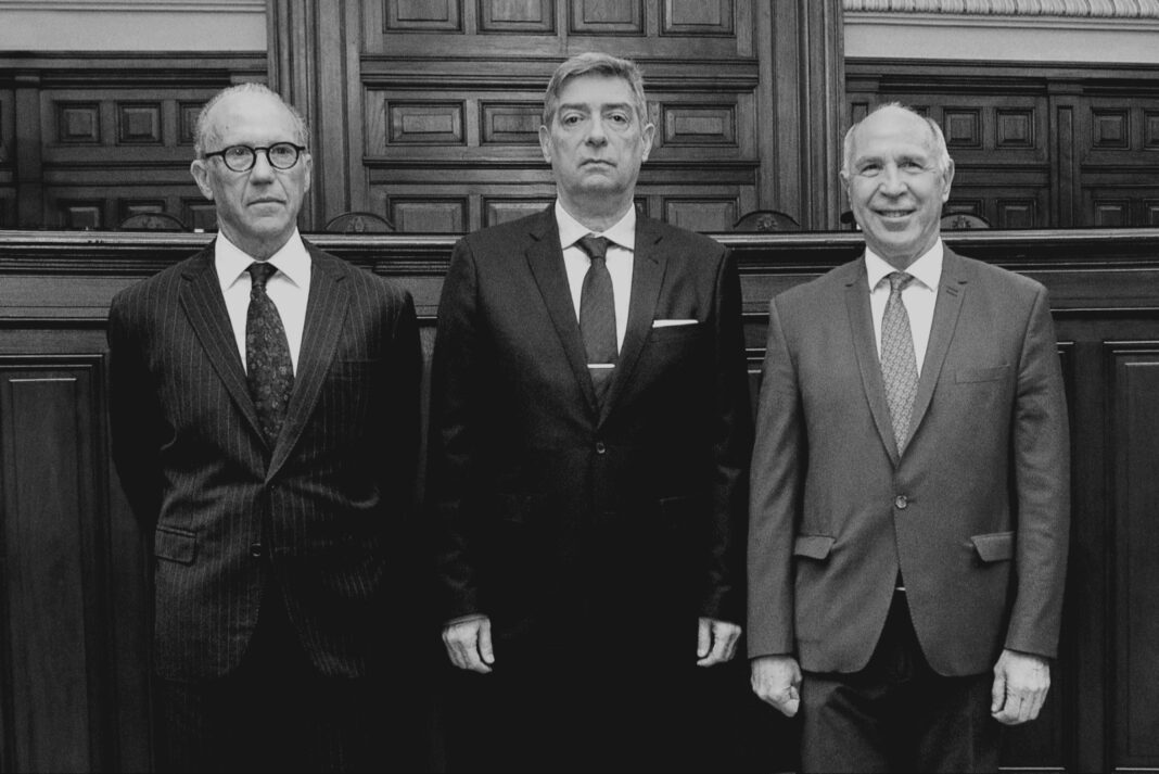 Diputados bonaerenses de distintos espacios políticos salieron en bloque a repudiar el fallo de la Corte Suprema de Justicia por la Ley de Tierras.