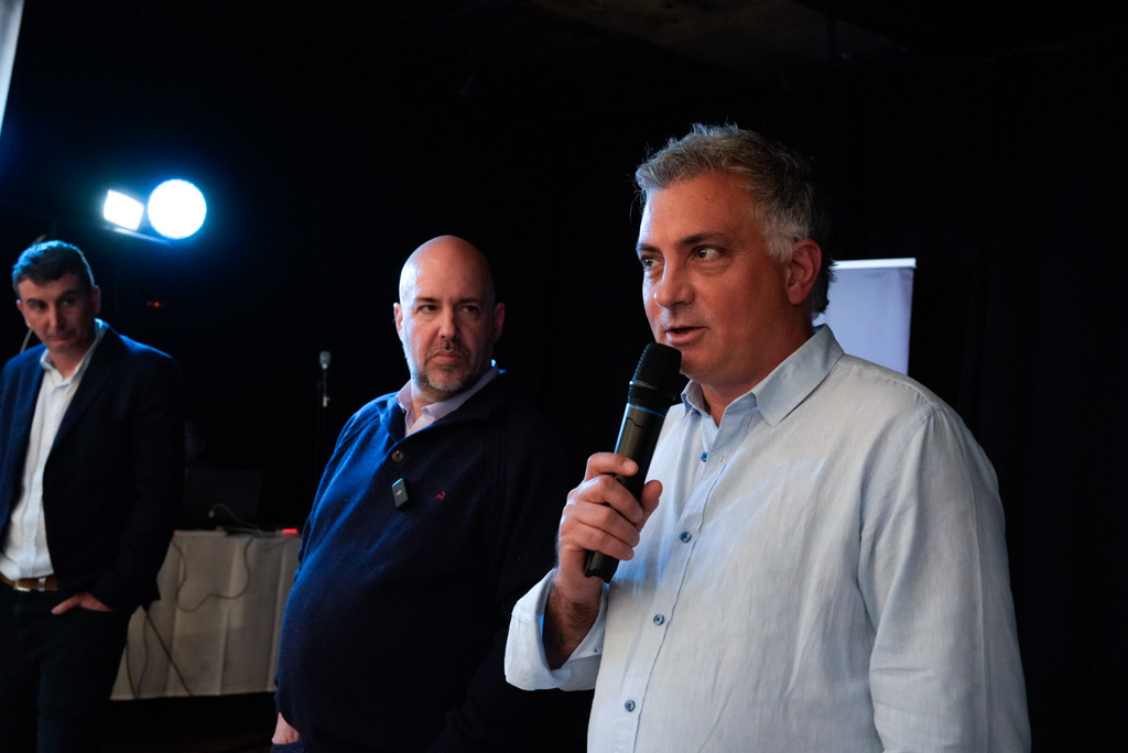 Durante un plenario con dirigentes de la Quinta sección electoral, el titular del partido libertario bonaerense, Sebastián Pareja, volvió a sentar postura sobre la reelección de intendentes. 