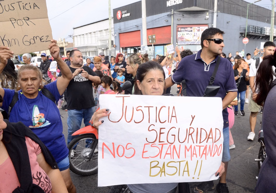 La disputa por las estadísticas del delito en La Plata reavivó los cuestionamientos opositores hacia Julio Alak y a la política de seguridad provincial.