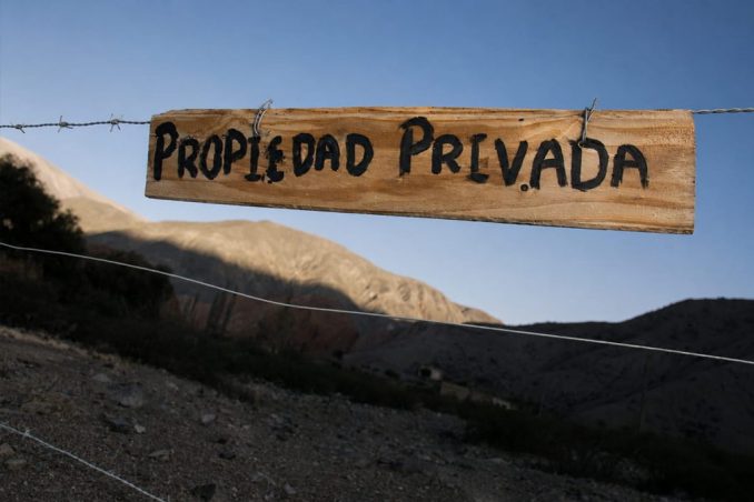 El texto acordado fija un tope del 15% a la titularidad o posesión extranjera de tierras rurales en la provincia.