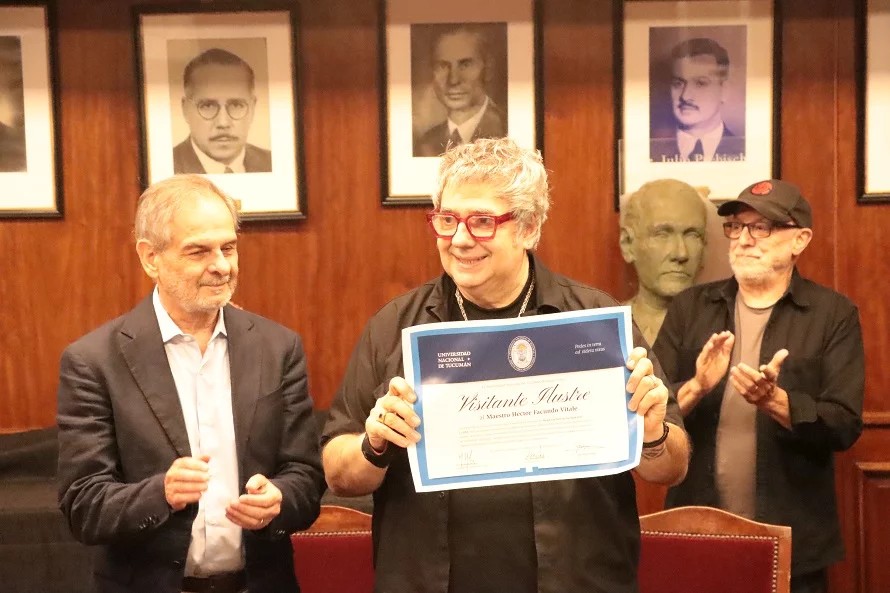 - Antes del proyecto bonaerense, Lito Vitale ya había sido distinguido por la Legislatura porteña, el municipio de San Isidro y la Fundación Konex por su extensa trayectoria artística.