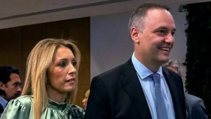 Las cuentas de Manuel Adorni y Bettina Angeletti quedaron bajo la lupa de la Justicia.