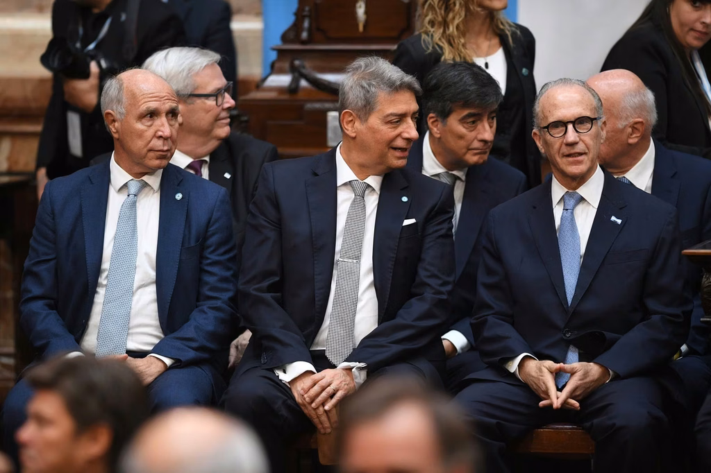 Diputados bonaerenses de distintos espacios políticos salieron en bloque a repudiar el fallo de la Corte Suprema de Justicia por la Ley de Tierras.