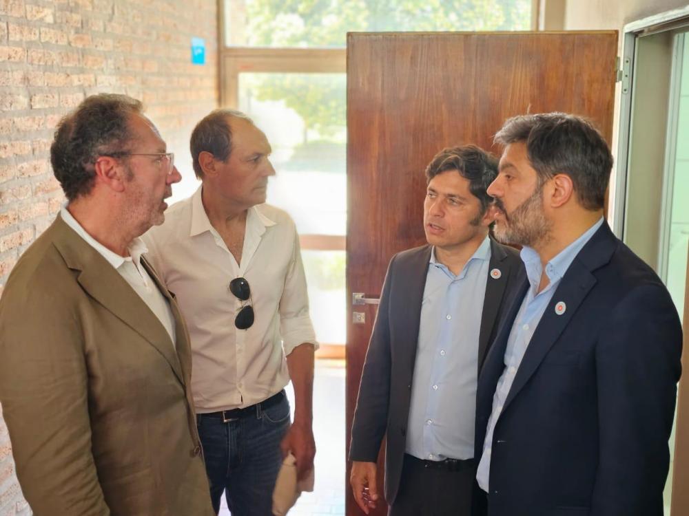 Un grupo de productores agropecuarios presentó una denuncia penal contra el intendente de Carlos Casares, Daniel Stadnik. 