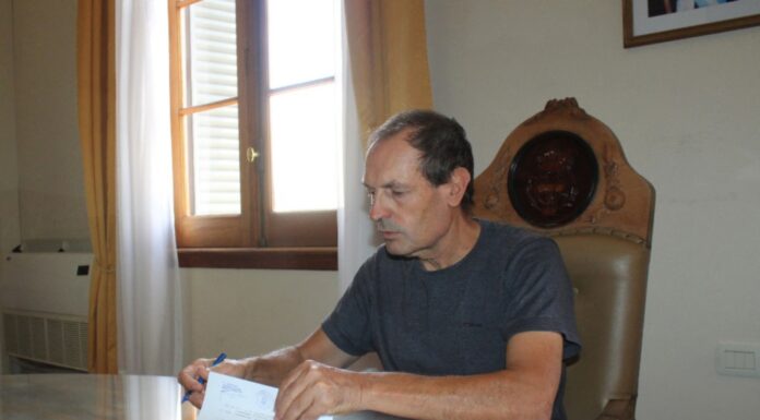 La Justicia condenó al Municipio de Carlos Casares por ocultar información sobre obras viales La Justicia ordenó al Municipio de Carlos Casares entregar documentación sobre trabajos realizados en la Ruta 50. La trama detrás de la denuncia.