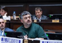 La Cámpora sale al rescate de la industria del calzado con una ley de emergencia en la provincia El titular de la bancada peronista en la Cámara de Diputados, Facundo Tignanelli, presentó un proyecto para declarar la emergencia económica de la industria del calzado. De qué se trata.