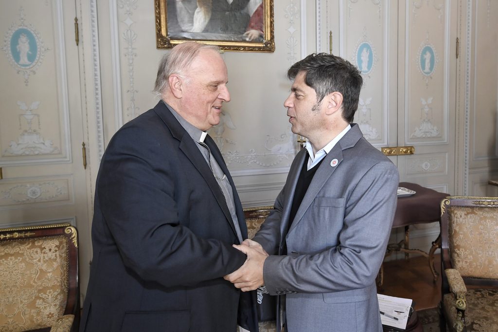 Kicillof repasó con el nuncio apostólico Michael Wallace Banach los detalles de la visita de León XIV y el operativo previsto en territorio bonaerense.