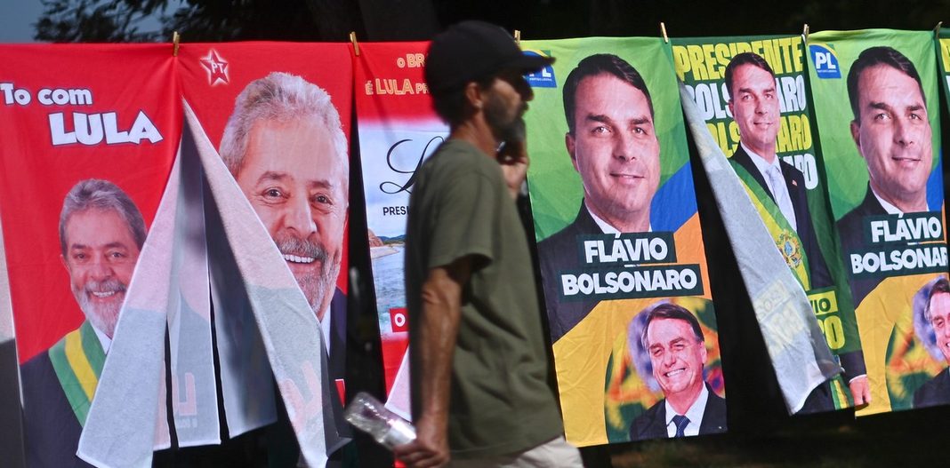 Las elecciones en Brasil dividieron aguas entre los dirigentes bonaerenses, con respaldos cruzados a Flávio Bolsonaro y Lula da Silva.
